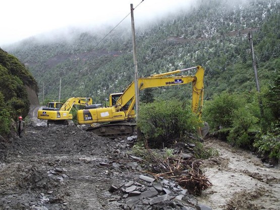 國(guó)道318東海路搶險(xiǎn)報(bào)道